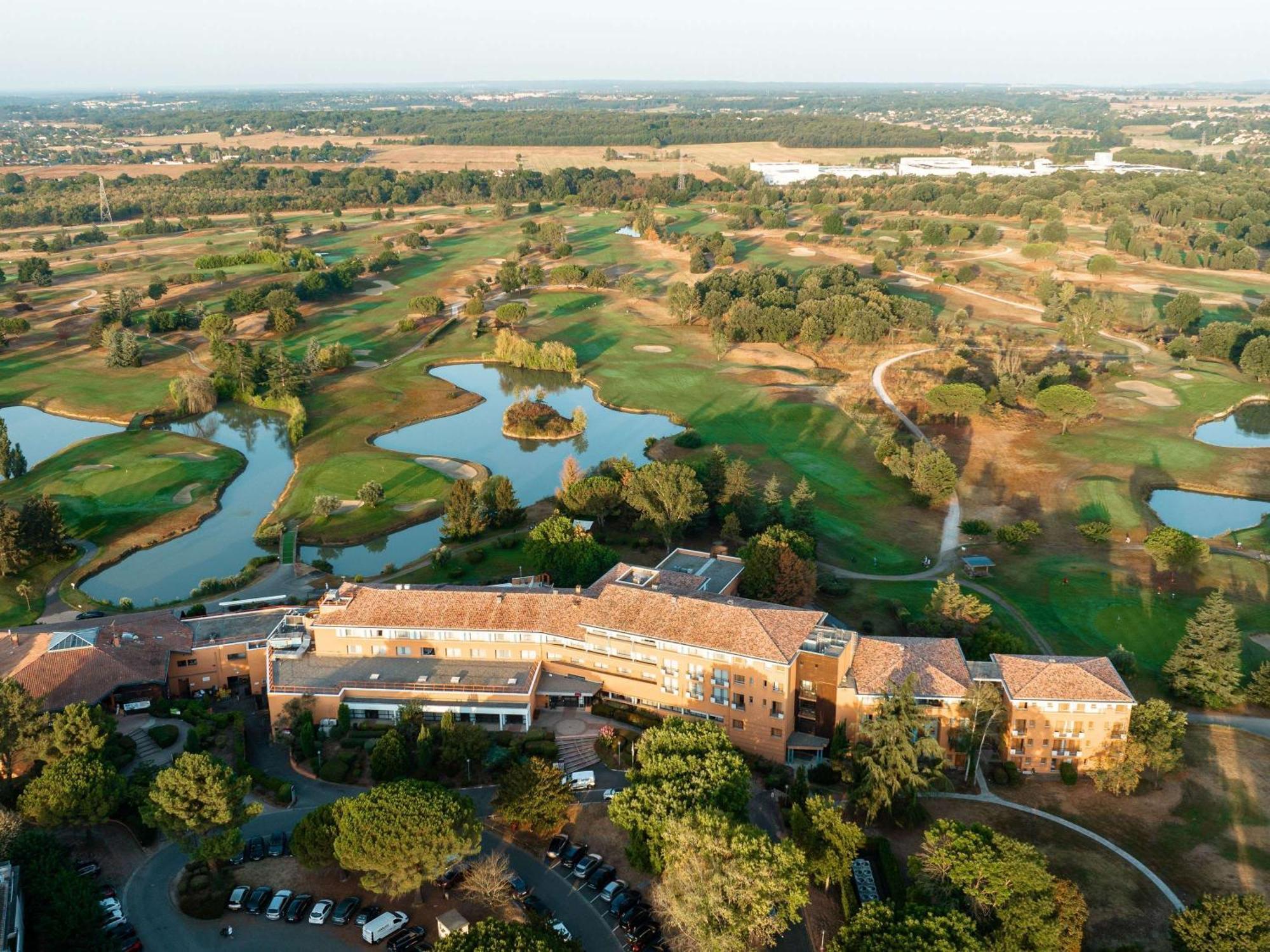 Mercure Toulouse Aéroport Golf de Seilh Esterno foto